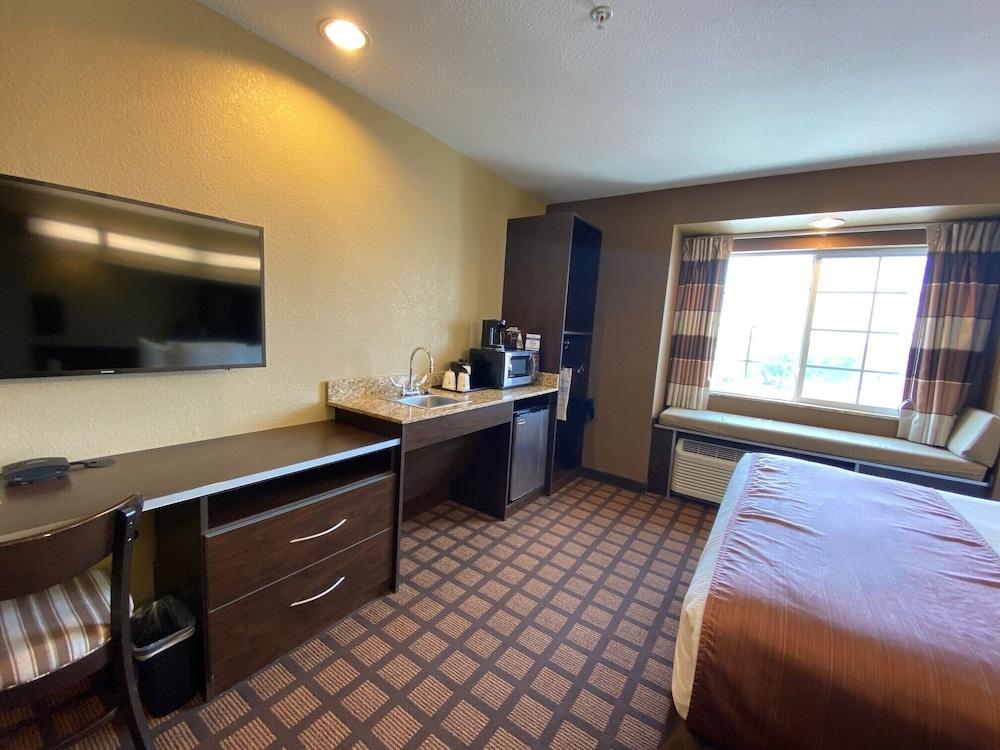 Microtel Inn & Suites Kenedy Exterior foto